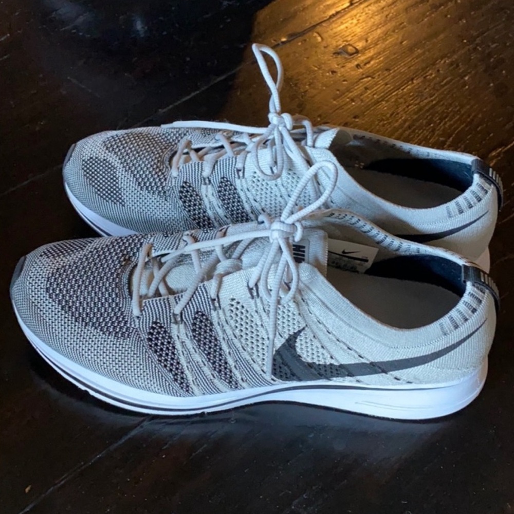 Nike flyknit trainer Grey
